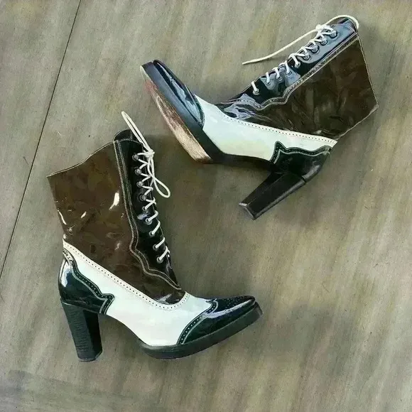 Charlie 1 Horse Patent Heeled Boots Made in Brazil Women’s SZ 8.5 B Luchesse