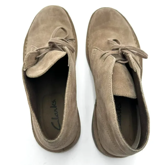 CLARKS Boots Men's 8.5 Bushacre 2 Chukka Boot Tan Sand Suede Leather #82285