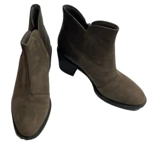 Clarks Scene Zip Brown Leather Ankle Boots Womens Size 9 BLEMISH