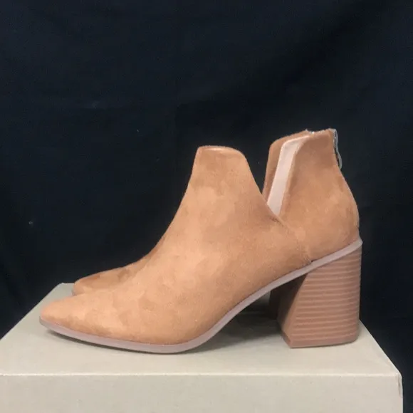 Clarks Women’s Verona Trish Fashion Boots