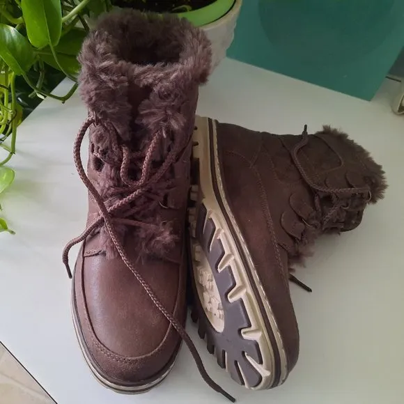 Cliffs by White Mountain KASSIA Brown Ankle Boots - NWT!