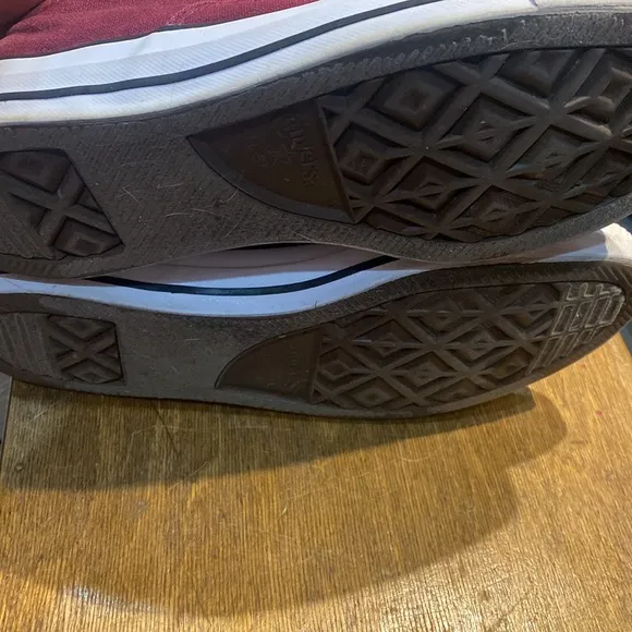 Converse All Stars Chucks Slip in Burgundy Sneakers