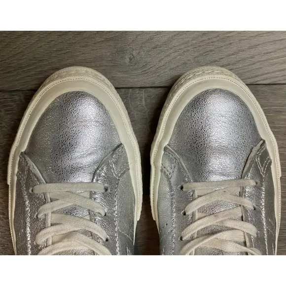 Converse One Star Leather Low-Top Sneakers
