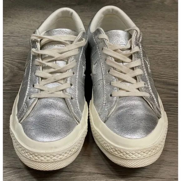 Converse One Star Leather Low-Top Sneakers
