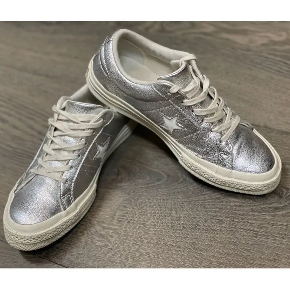 Converse One Star Leather Low-Top Sneakers