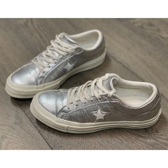 Converse One Star Leather Low-Top Sneakers