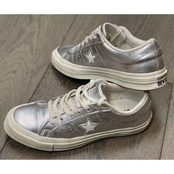 Converse One Star Leather Low-Top Sneakers
