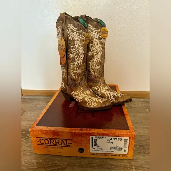 Corral A3753 Boots Glow in Dark size 7.5 Brown White Floral Embroidery Cowboy
