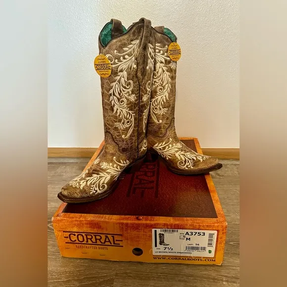 Corral A3753 Boots Glow in Dark size 7.5 Brown White Floral Embroidery Cowboy