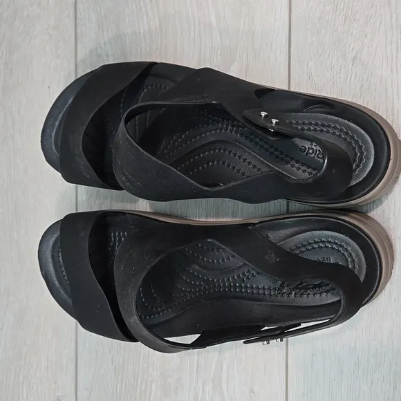 Crocs Women's LiteRide Strappy Platform Sandals Shoes Sz 9