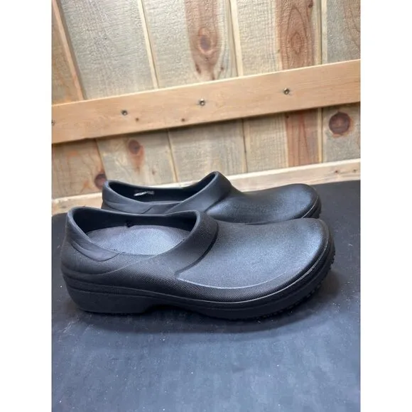Crocs Women’s Neria Pro II Work Clog Work Slip-On Shoes Womens Size 9