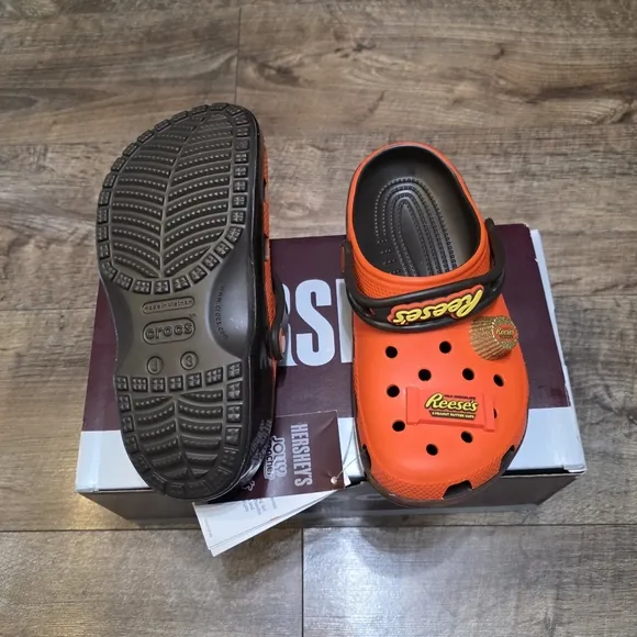 Crocs X Hersheys Jolly Rancher Reese Sandals Youth Boys Size J3