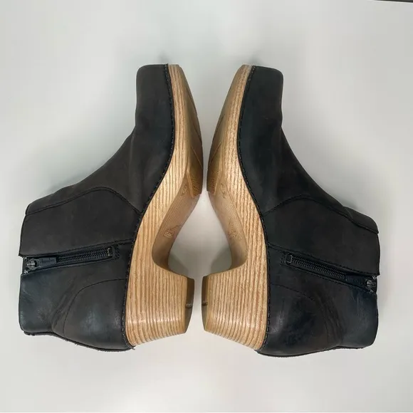 Dansko Becka Pull Up Boots Wooden Sole Size EU 40 US 9.5 Black Oiled Leather