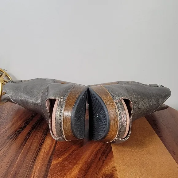 Dansko Delphine Metallic Leather Ankle Boots Size 39 Comfy Heels