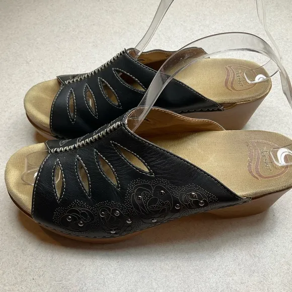 Dansko‎ Sheri Sandal 39 Brown Tooled Roses &amp; Studs