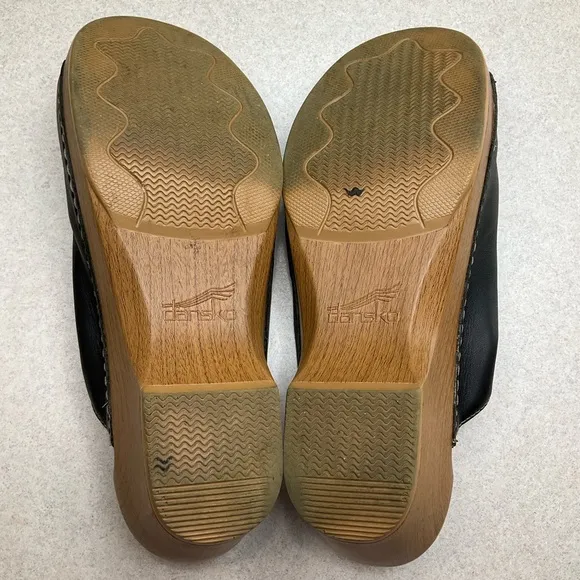 Dansko‎ Sheri Sandal 39 Brown Tooled Roses &amp; Studs