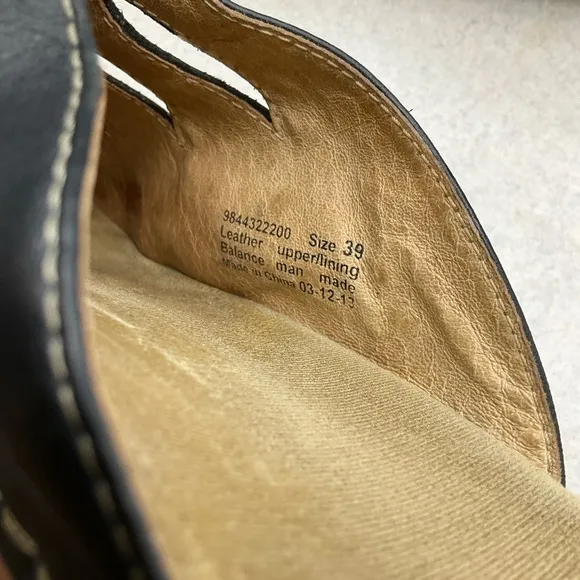 Dansko‎ Sheri Sandal 39 Brown Tooled Roses &amp; Studs