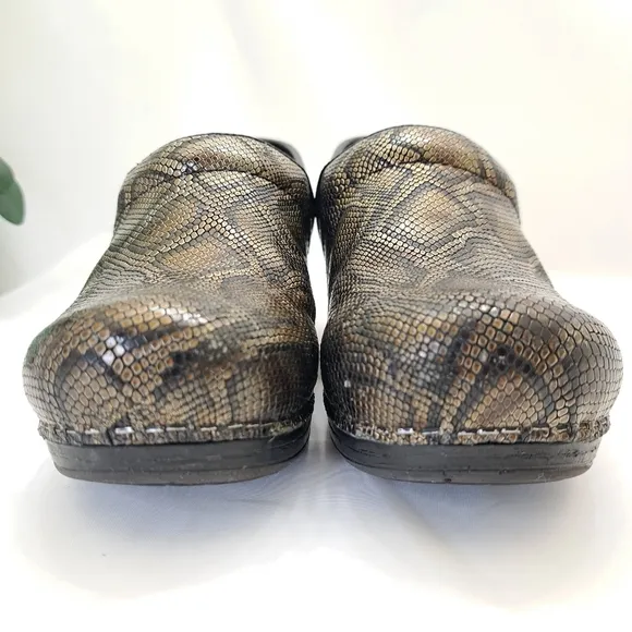 Dansko Women's Snakeskin Print Brown/Gold Embossed Leather Clog Shoes Si…‎
