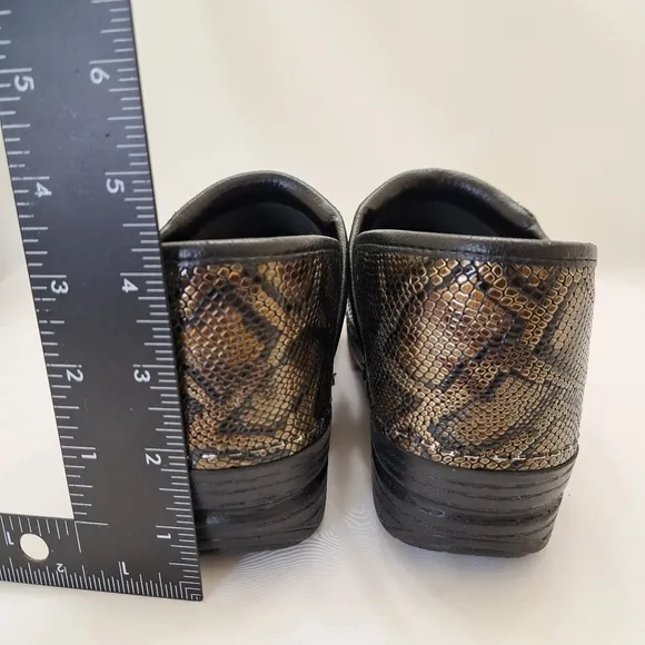 Dansko Women's Snakeskin Print Brown/Gold Embossed Leather Clog Shoes Si…‎