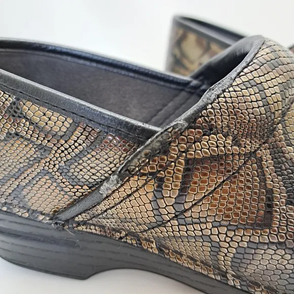 Dansko Women's Snakeskin Print Brown/Gold Embossed Leather Clog Shoes Si…‎