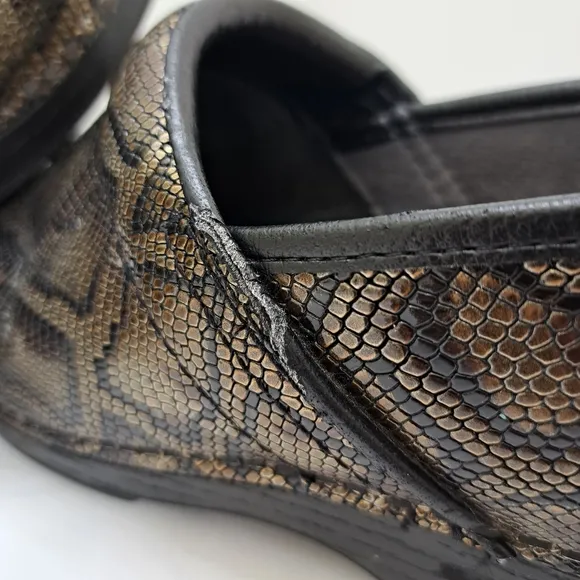 Dansko Women's Snakeskin Print Brown/Gold Embossed Leather Clog Shoes Si…‎