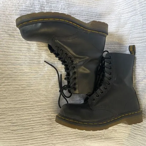 Doc Martin Black 1460 AirWair 1460 Nappa Leather Lace Up Boots Size 6