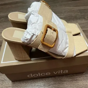 Dolce Vita Women's Posy Sandals in Wheat Raffia Heels Women’s size 7.5