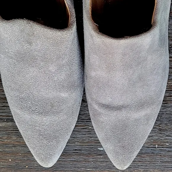 Donald J PLINER Tyra Ankle Bootie gray