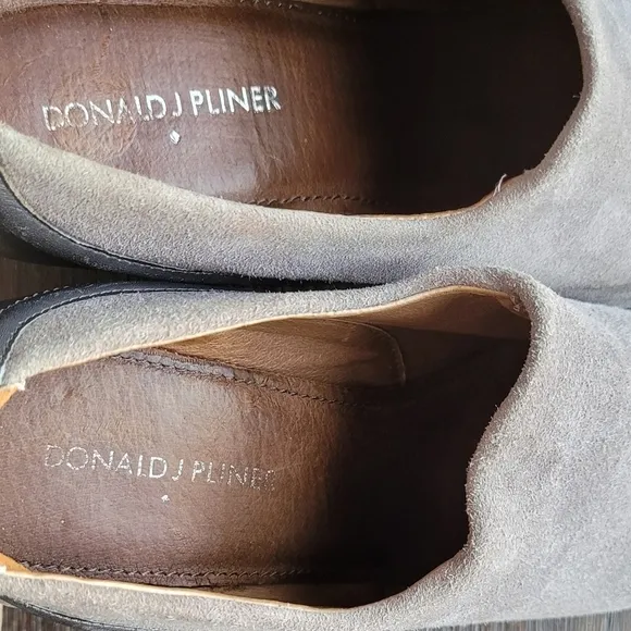 Donald J PLINER Tyra Ankle Bootie gray