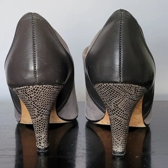 Donald J PLINER Tyra Ankle Bootie gray