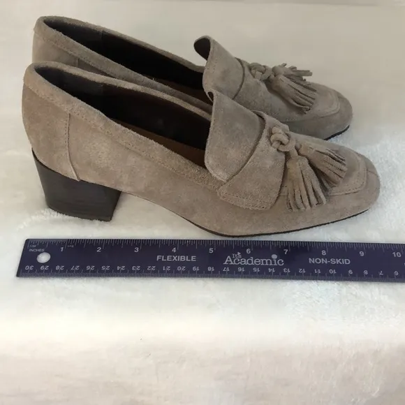 DONALD PLINER Kressida Suede Tassel Heeled Loafer Pump in Driftwood Women's 6