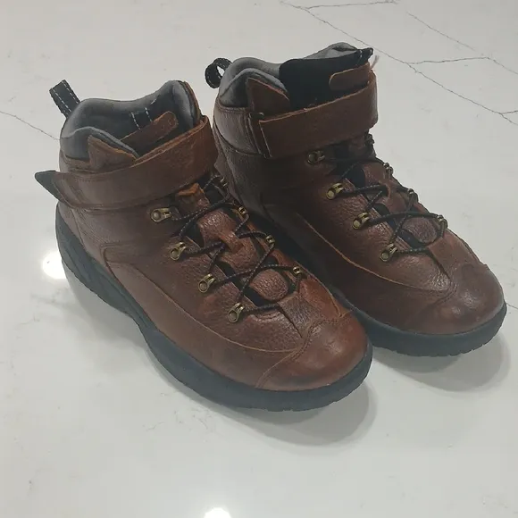 Dr. Comfort Brown Leather Boots Gentle Used Excellent Conditions Sz 11.5