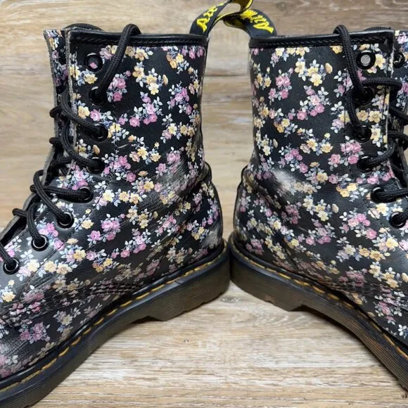 Dr. Martens 1460 Floral Print Combat Boots Women's Size 9 slight toe wear