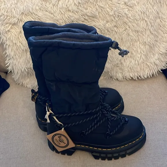 Dr Martens Audrick Hi Puffer Boots- 9