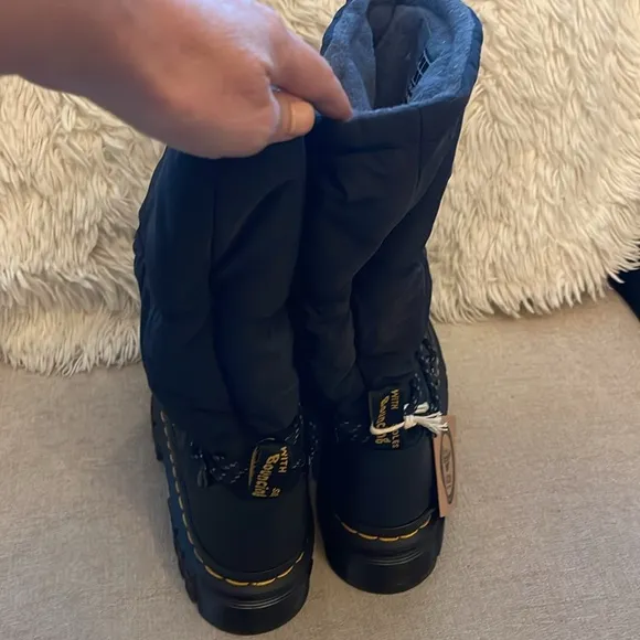 Dr Martens Audrick Hi Puffer Boots- 9