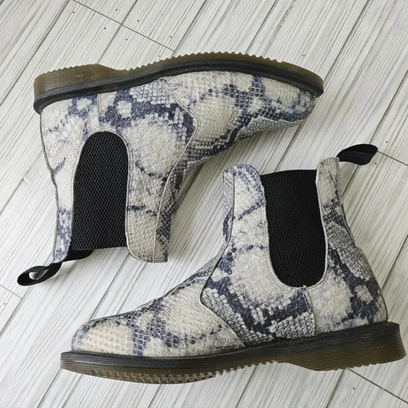 Dr. Martens Flora Asciano Chelsea Boots in Light Gray Snakeskin Size 8