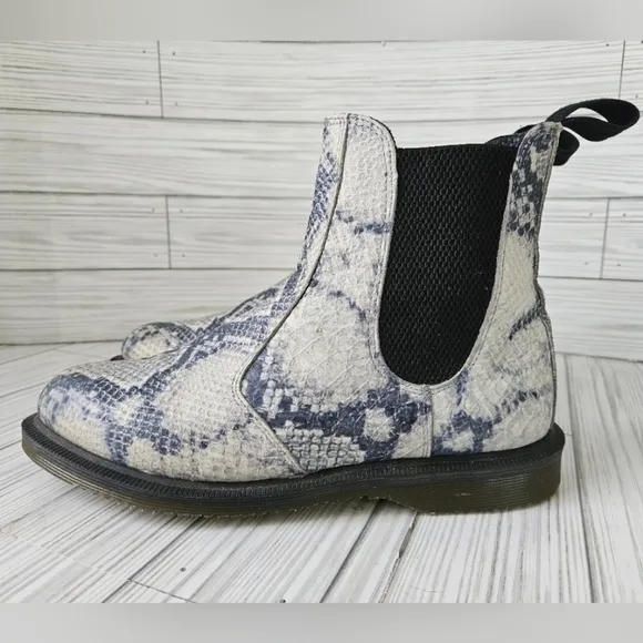 Dr. Martens Flora Asciano Chelsea Boots in Light Gray Snakeskin Size 8