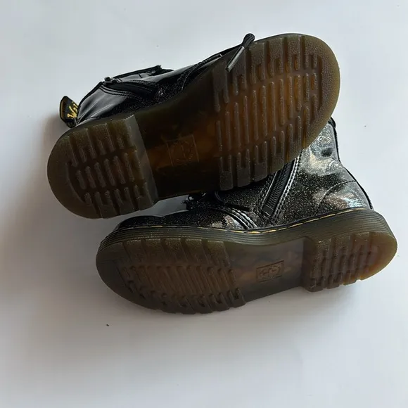 Dr. Martens Kids Fashion Boot