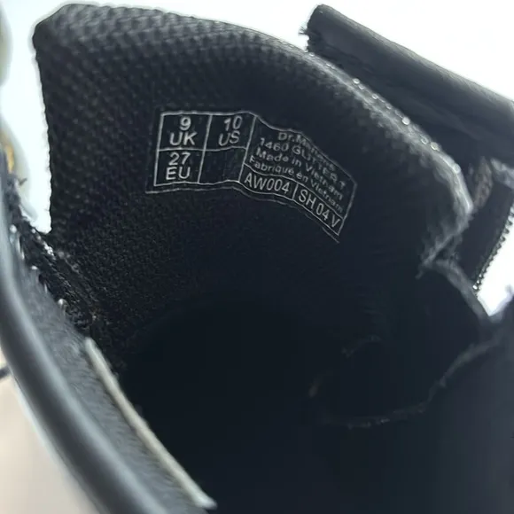 Dr. Martens Kids Fashion Boot