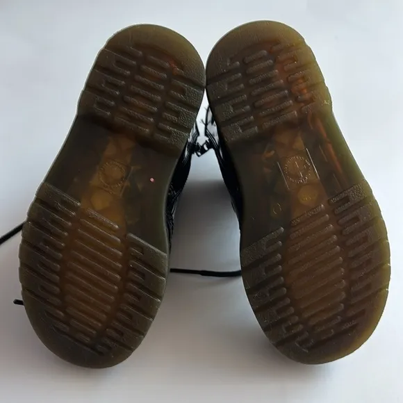Dr. Martens Kids Fashion Boot