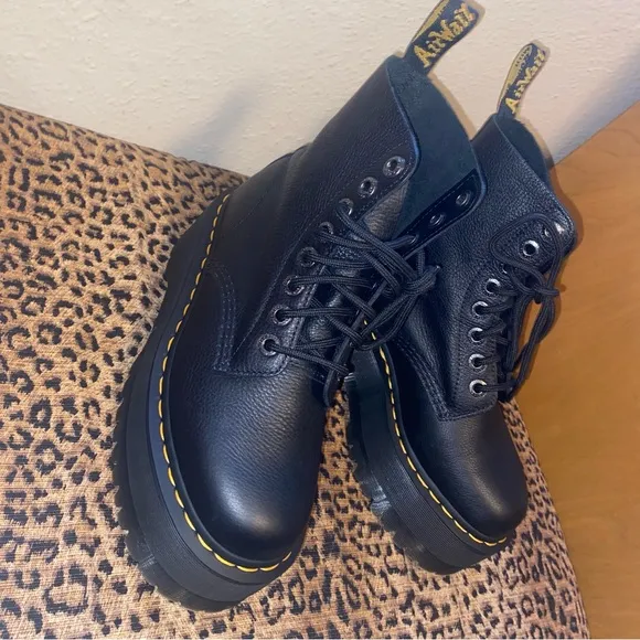 Dr. Martens Pascal Max Black Leather Platform Boots New size 7 Women’s Airwair