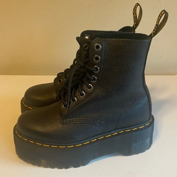 Dr. Martens Pascal Max Black Leather Platform Boots New size 7 Women’s Airwair