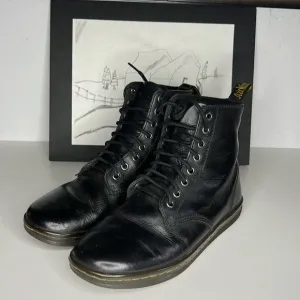 Dr Martens tobias 8 eye boots in black Women’s US Size 8