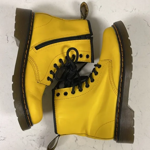 Dr. Martens YOUTH 1460 LEATHER LACE UP BOOTS Yellow Size 2