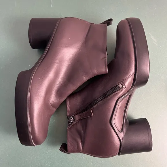 ECCO Shape Sculpted Motion 55 Boots purple size 10