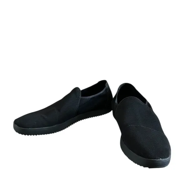 Eileen Fisher Pep Slip-On Mesh Shoes In Black Size 9