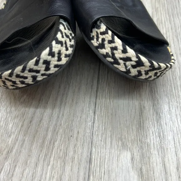 Eileen Fisher slip-on sandals
