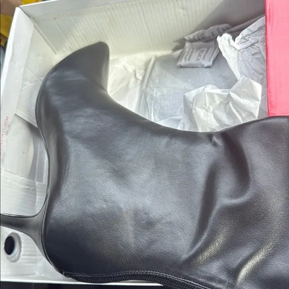 Elegant Black Women's Knee-High Boots