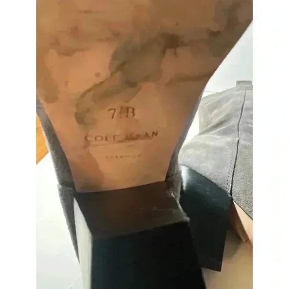 Elegant Gray Women's Boots