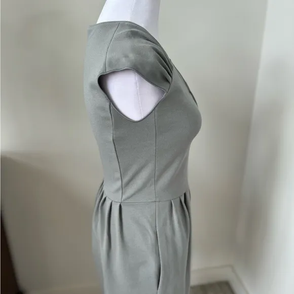 Emporio Armani NWT Cap Sleeve Gray Dress 38 IT fit flare US 2 XS Small Pleated